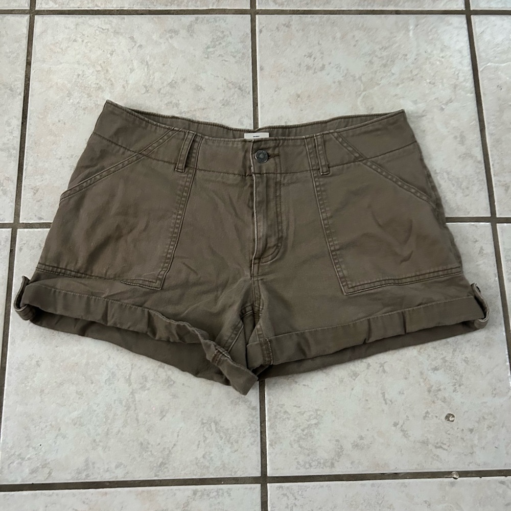 Magellan Outdoors Women's Brown Cargo Shorts
